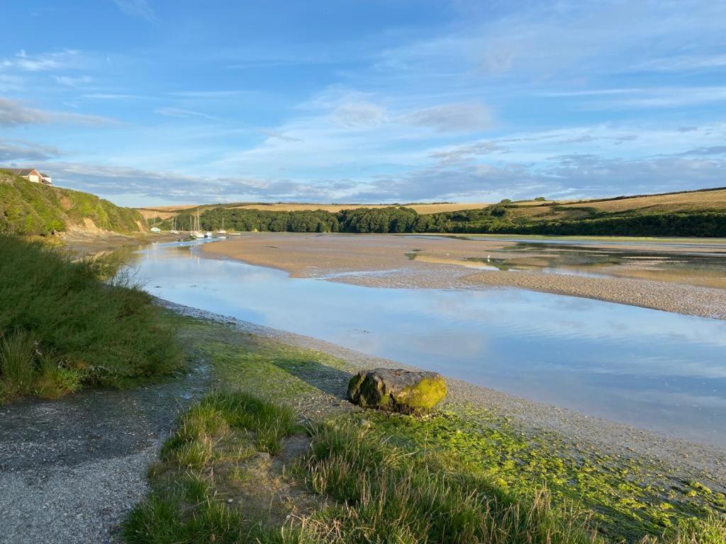 2 Chatsworth Riverscape Apartments - Peaceful Apartment In Great Location With Free Parking Overlooking The Gannel Just A Short Walk From Newquays Incredible Beaches And Local Amenities New Quay Eksteriør billede