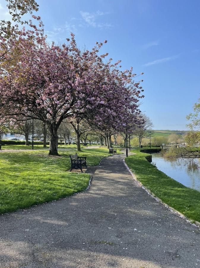 2 Chatsworth Riverscape Apartments - Peaceful Apartment In Great Location With Free Parking Overlooking The Gannel Just A Short Walk From Newquays Incredible Beaches And Local Amenities New Quay Eksteriør billede
